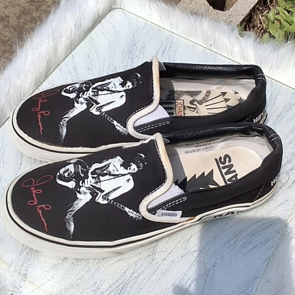 Vans + Johnny Ramone Graphic Signature Black Classic Shoes Unisex M6.5, W8 - Picture 3 of 16
